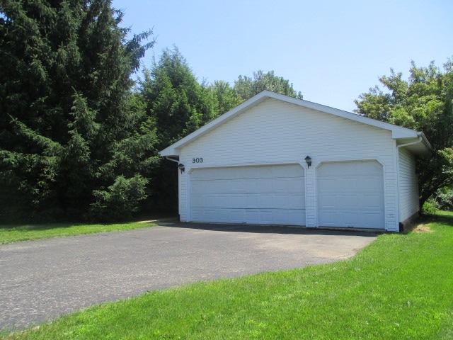 303 Rochester Road Northeast Poplar Grove, IL 61065 - Photo 3 of 24 Gallery Image 3