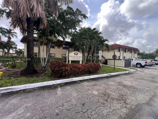 $2,100 | 451 Northwest 100th Place, Unit 101, Pembroke Pines, FL 33024