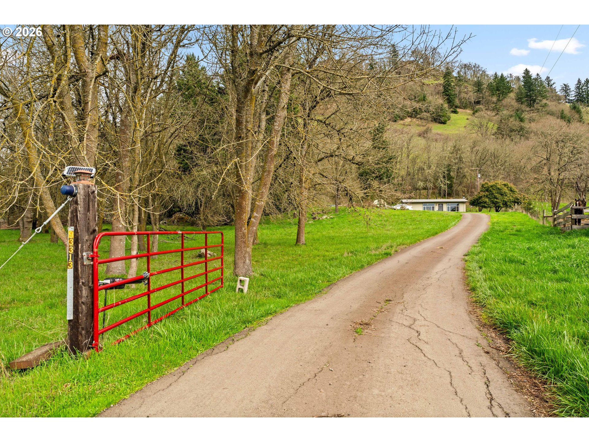 93313 Westpoint Road Harrisburg, OR 97446 - Photo 2 of 28 Gallery Image 2