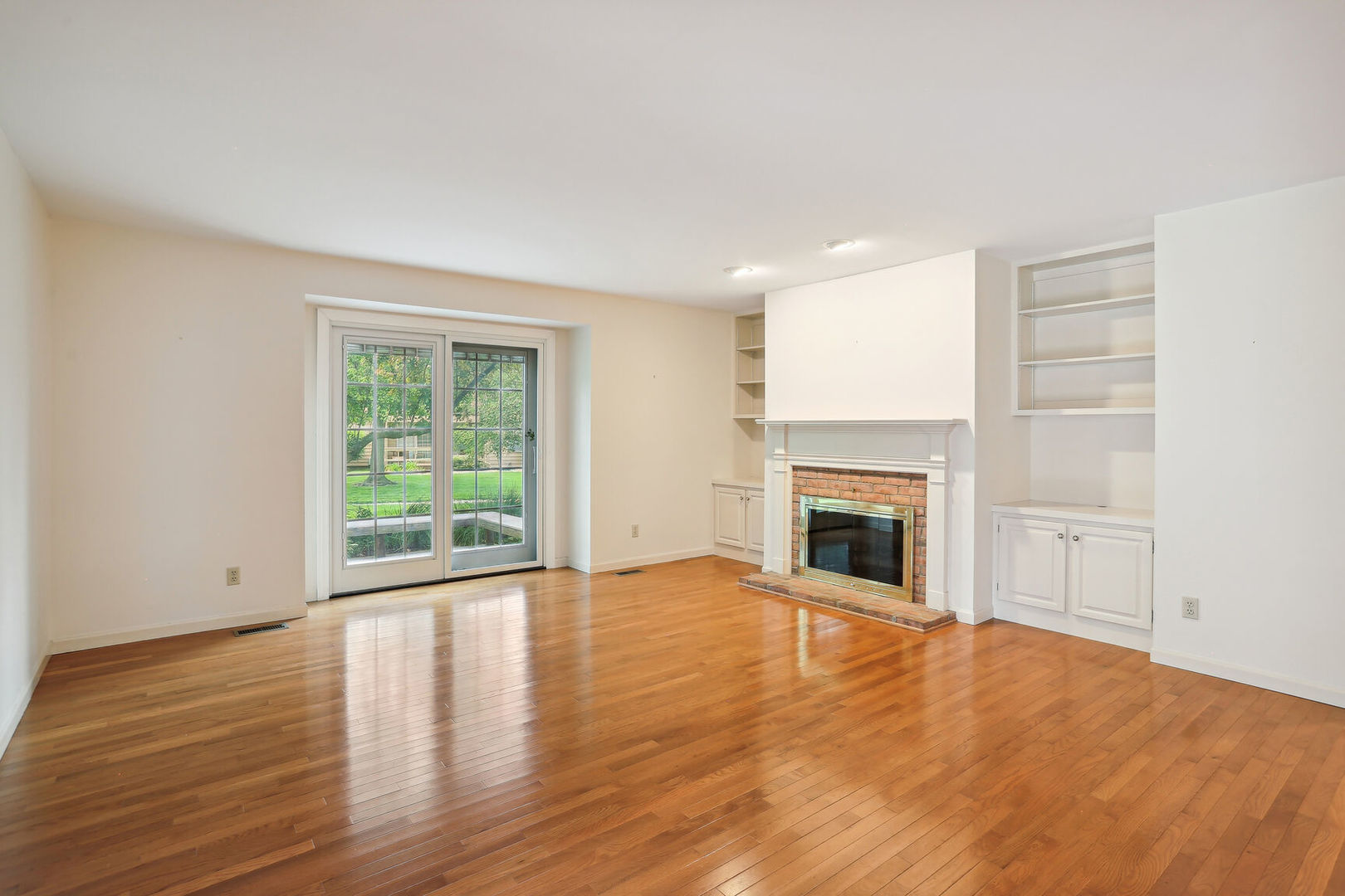 1414 Old Farm Road, Unit B Champaign, IL 61821 - Photo 2 of 30 Gallery Image 2