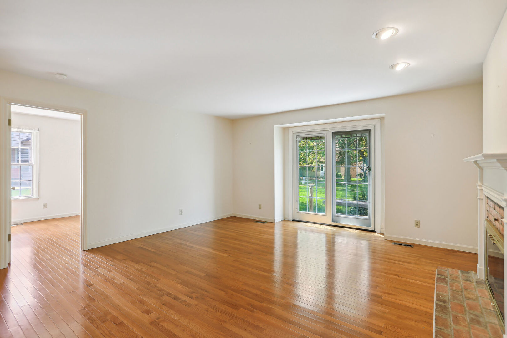 1414 Old Farm Road, Unit B Champaign, IL 61821 - Photo 4 of 30 Gallery Image 4