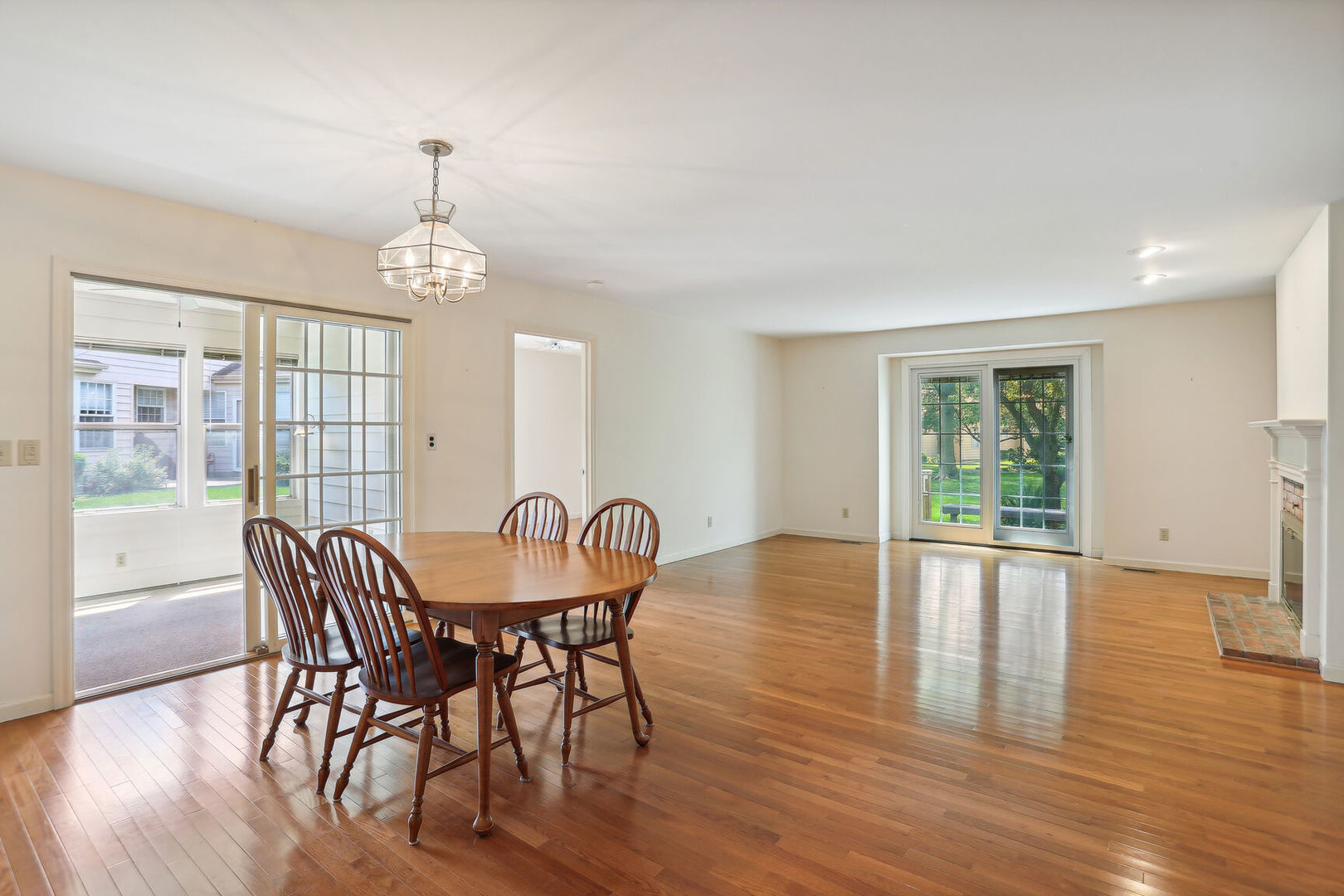 1414 Old Farm Road, Unit B Champaign, IL 61821 - Photo 5 of 30 Gallery Image 5