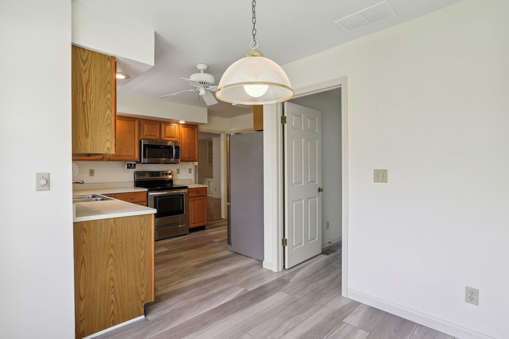 1414 Old Farm Road, Unit B Champaign, IL 61821 - Photo 10 of 30 Gallery Image 10