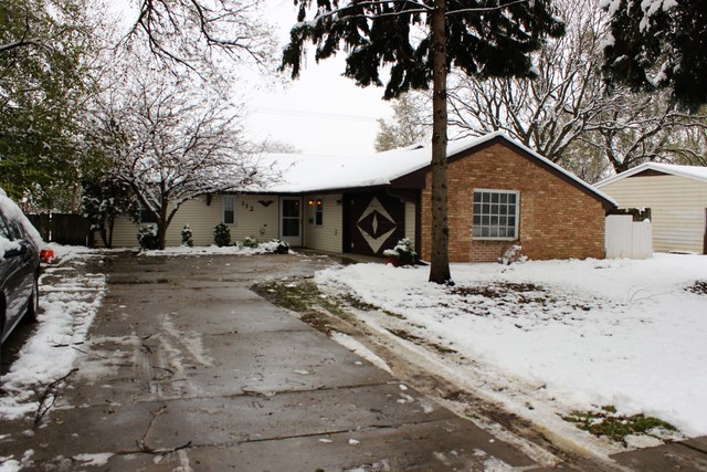 112 South Pinecrest Road Bolingbrook, IL 60440 - Photo 1 of 9