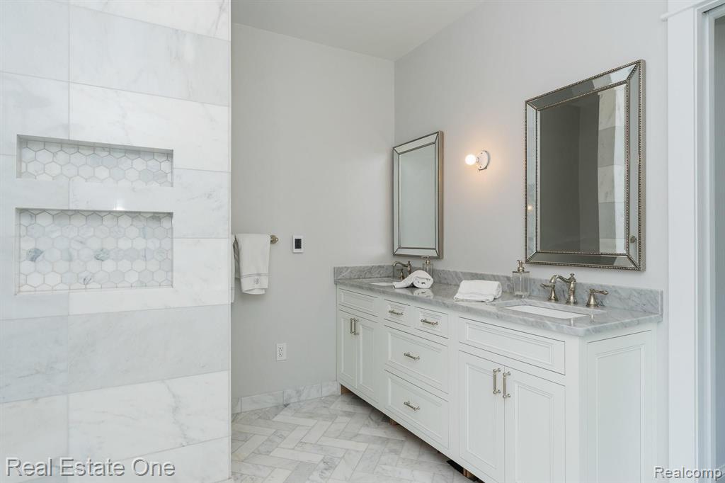 6356 Blue Beech Road Rochester Hills, MI 48306 - Photo 15 of 43