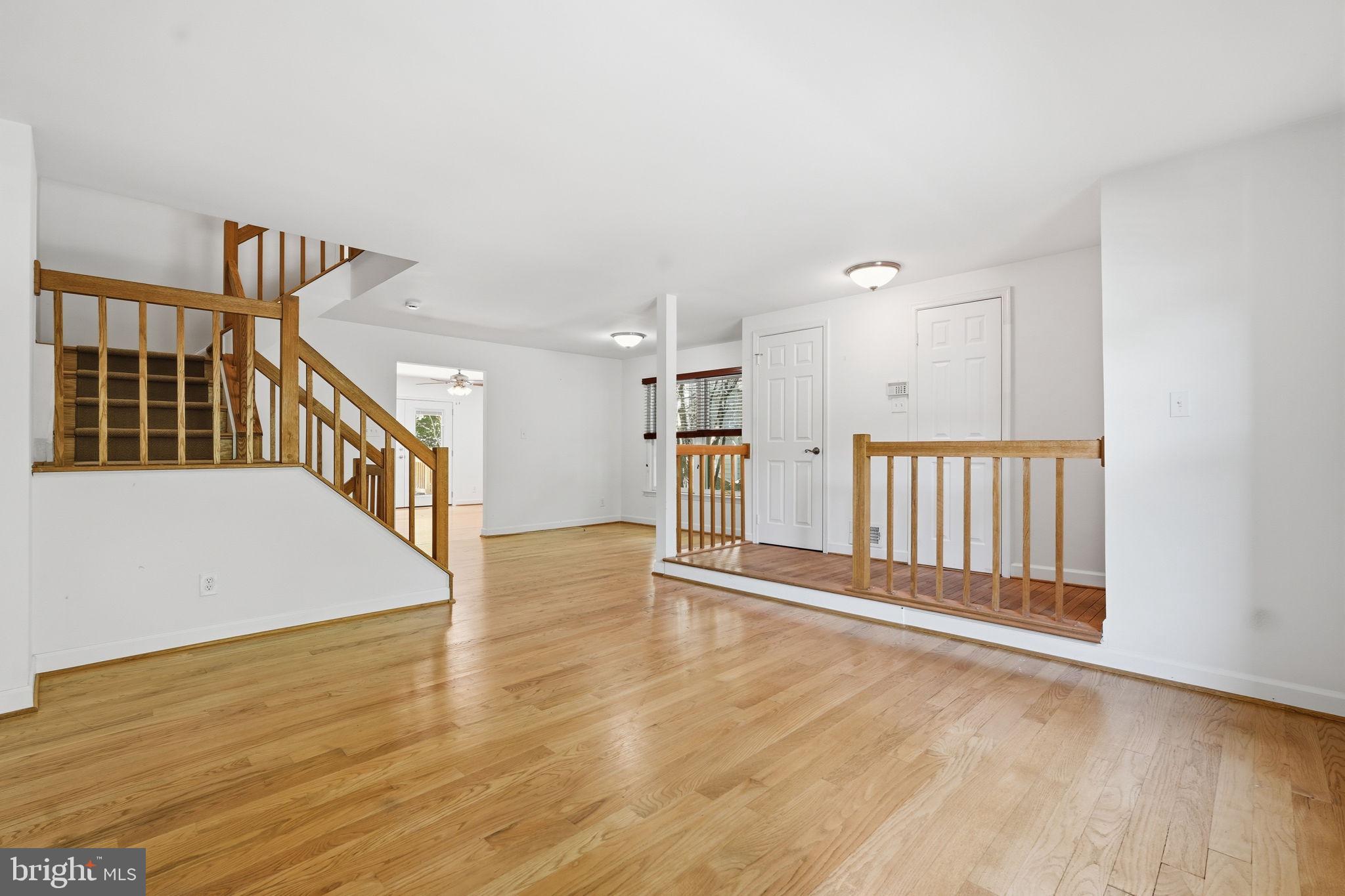 1609 Oak Spring Way Reston, VA 20190 - Photo 4 of 50