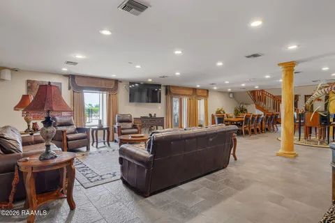 $800,000 | 1024 Decoux Road, St. Martinville, LA 70582
