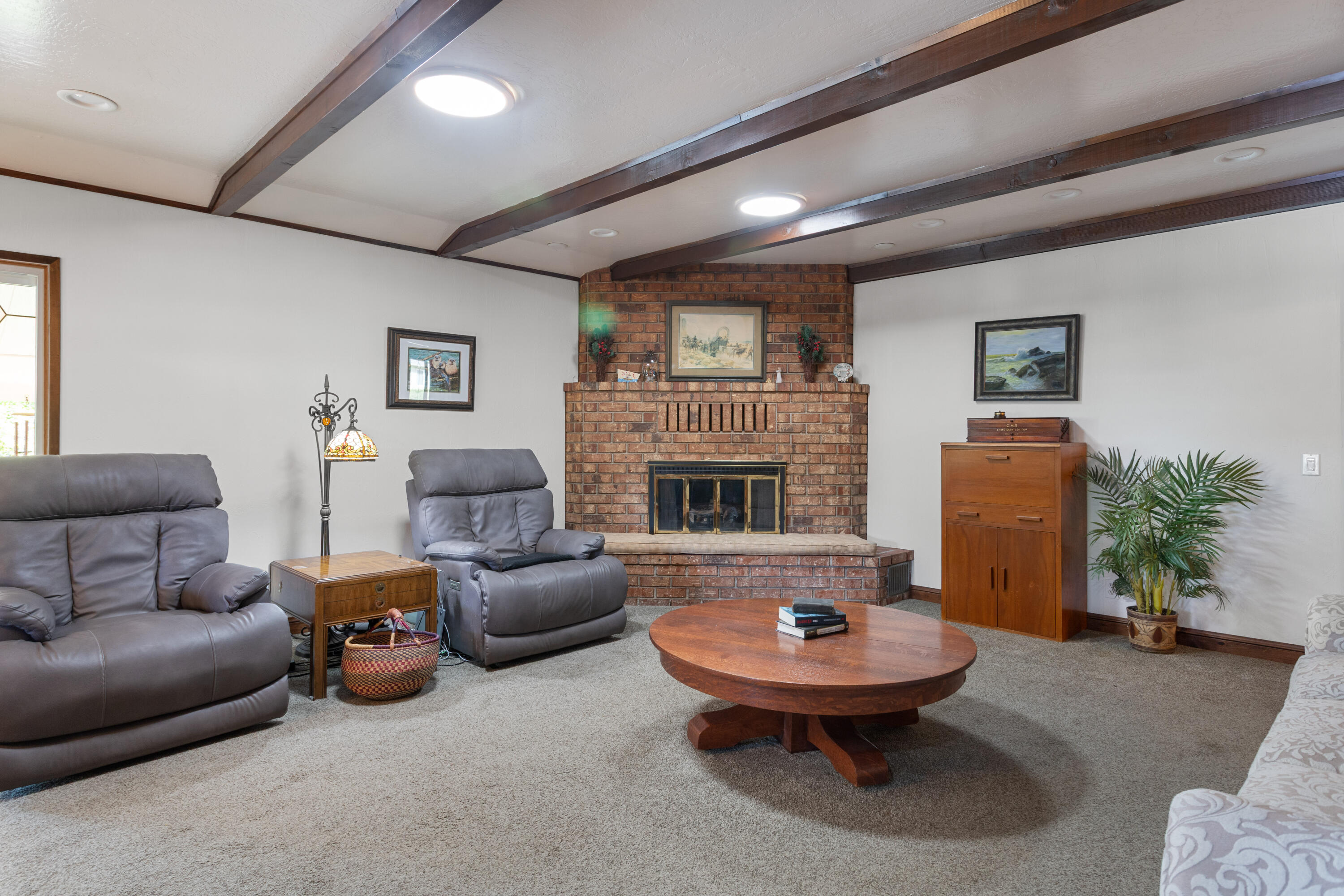 3605 Tamarack Drive Redding, CA 96003 - Photo 15 of 35 Interior04