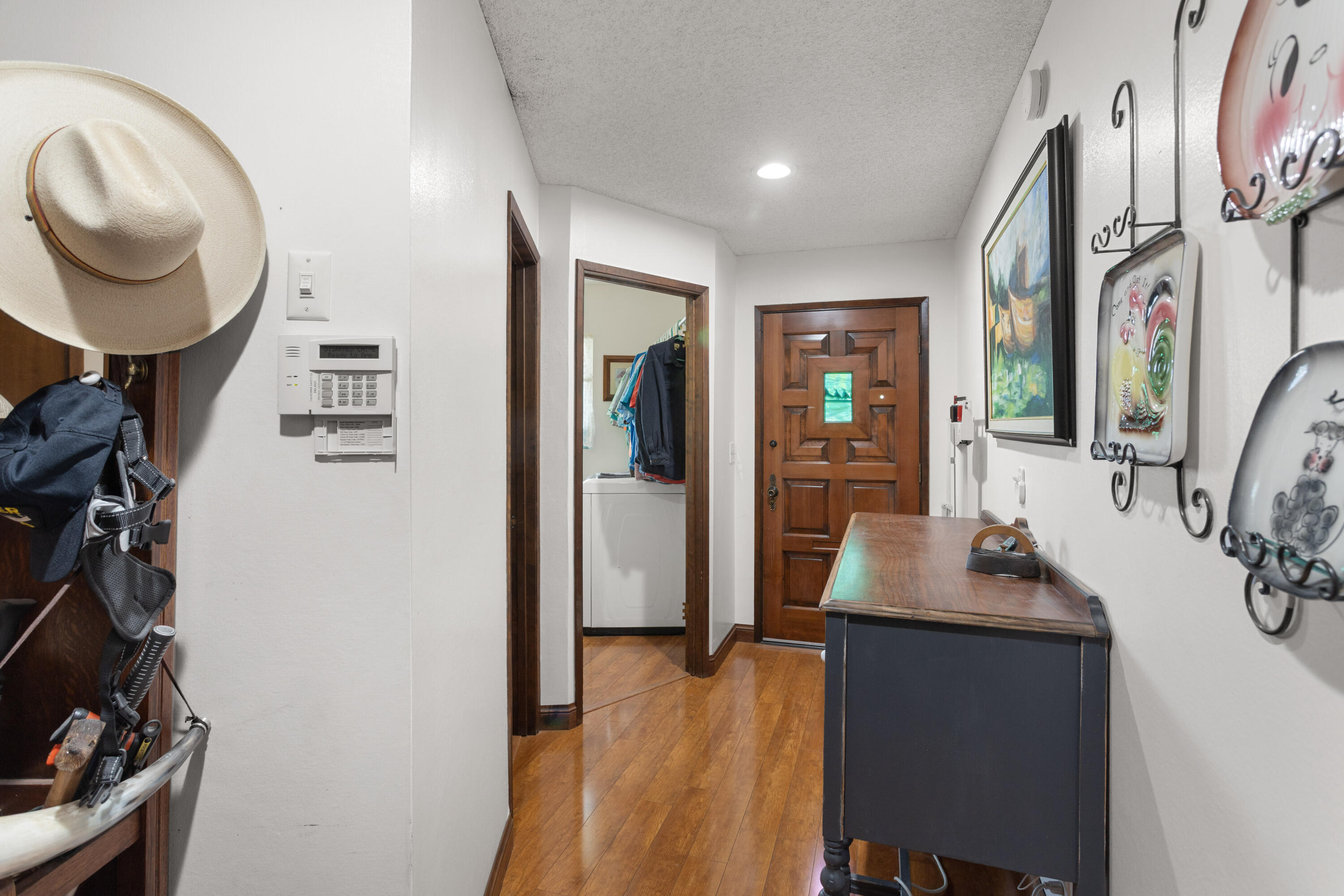 3605 Tamarack Drive Redding, CA 96003 - Photo 22 of 35 Interior11