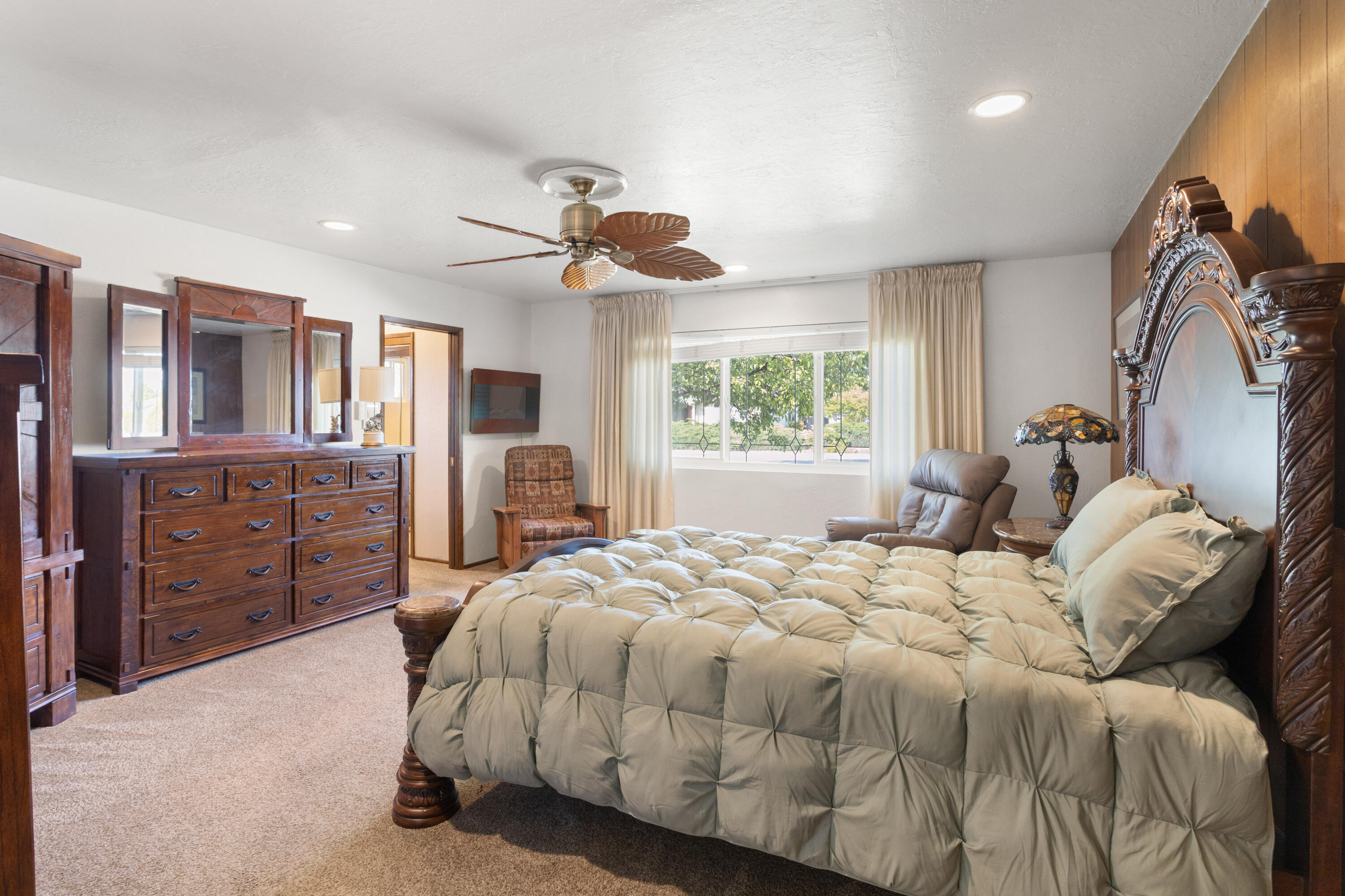 3605 Tamarack Drive Redding, CA 96003 - Photo 23 of 35 Interior13