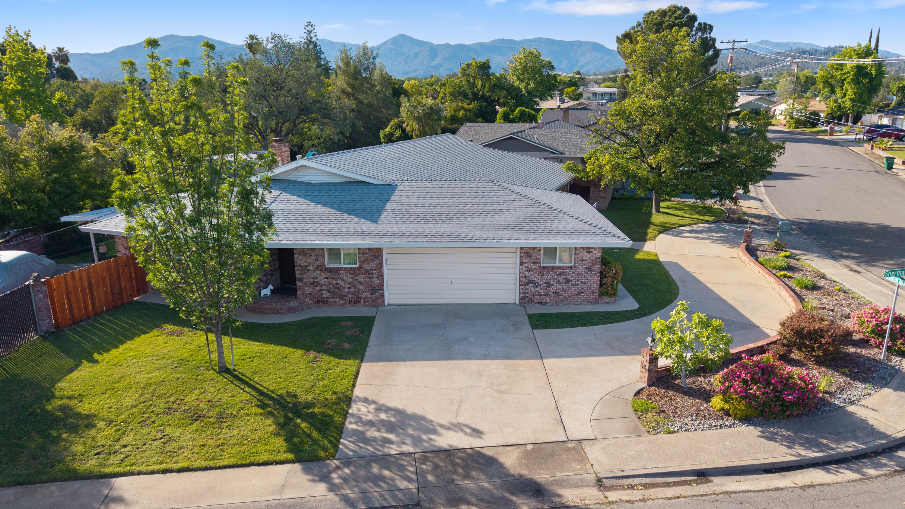 3605 Tamarack Drive Redding, CA 96003 - Photo 4 of 35 Exterior03
