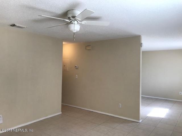3989 Leonnie Road Jacksonville, FL 32208 - Photo 4 of 8 Leonnie Interior2