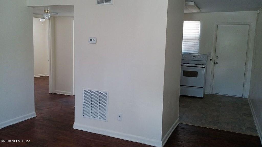 3989 Leonnie Road Jacksonville, FL 32208 - Photo 5 of 8 Pearce Interior