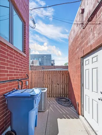 a view of a parking area