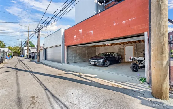 a view of a parking area