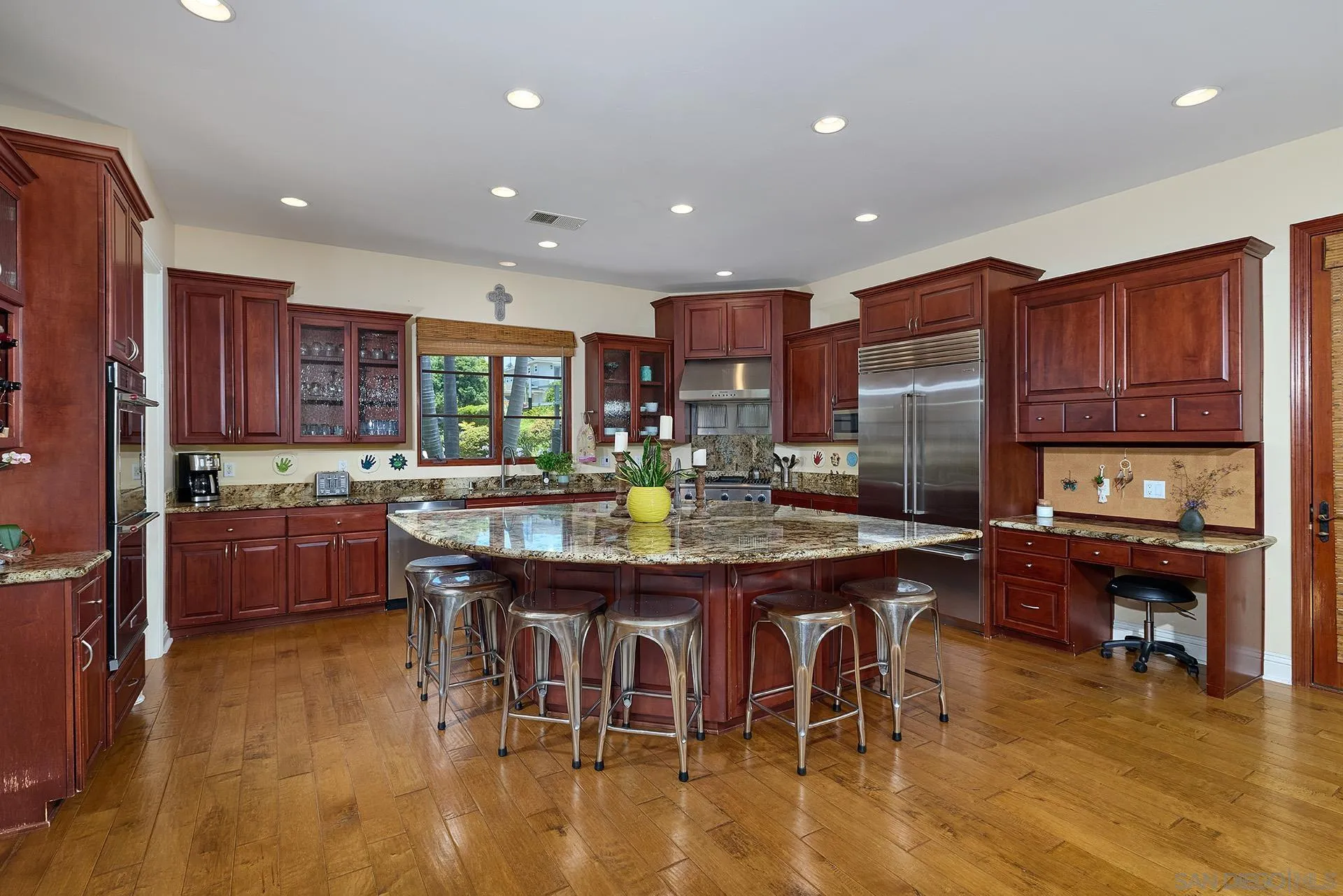 645 North Rios Avenue Solana Beach, CA 92075 - Photo 4 of 19