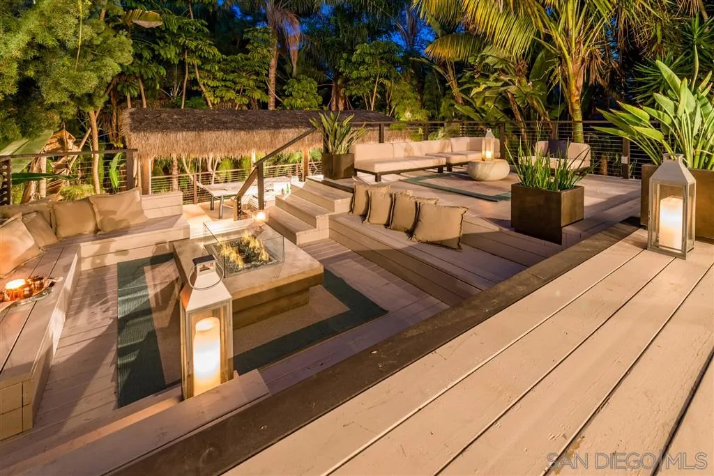 2134 Cordero Road Del Mar, CA 92014 - Photo 22 of 25 a view of outdoor space with seating area