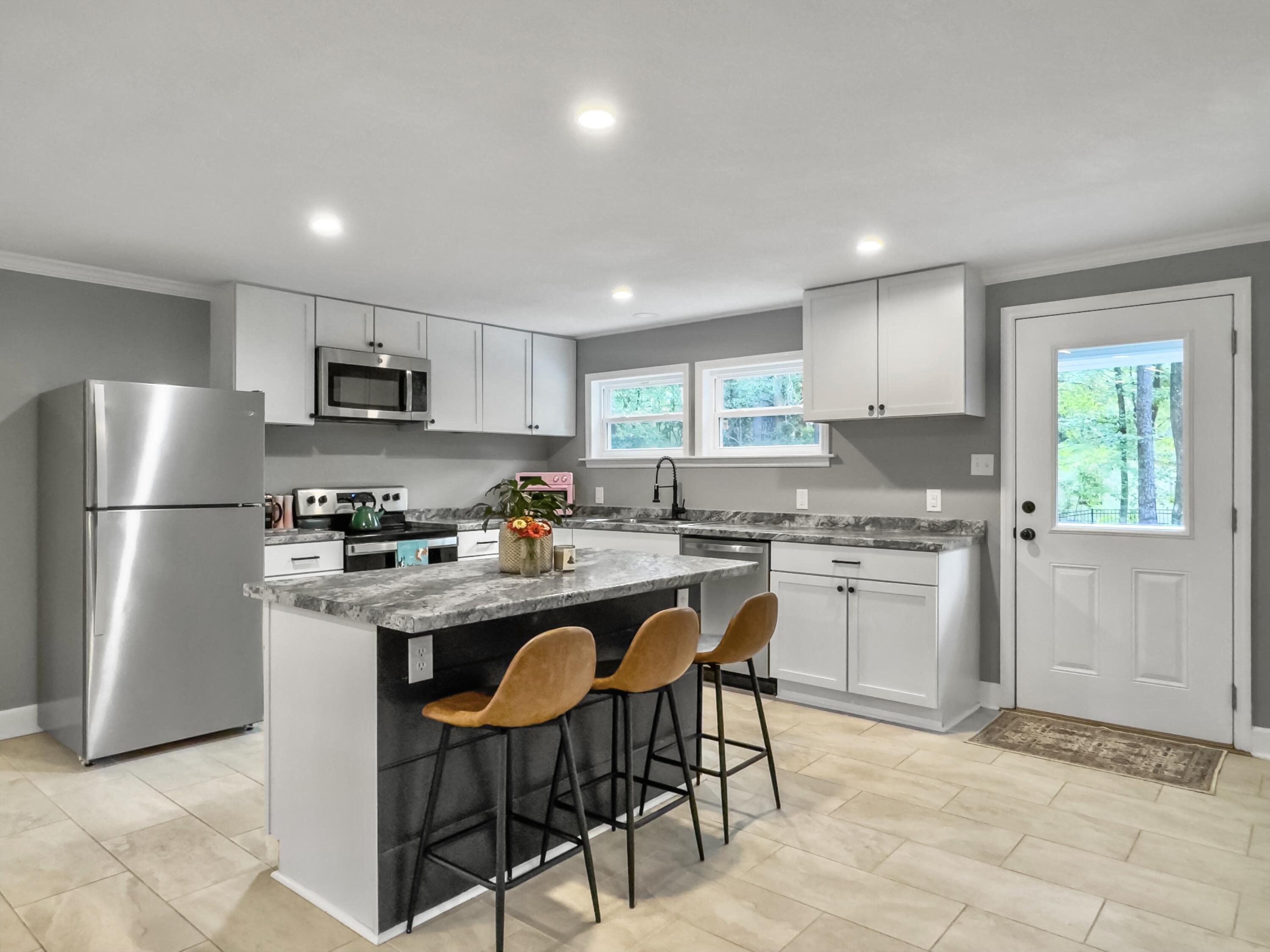 107 Hiers Corner Road Walterboro, SC 29488 - Photo 13 of 39 kitchen