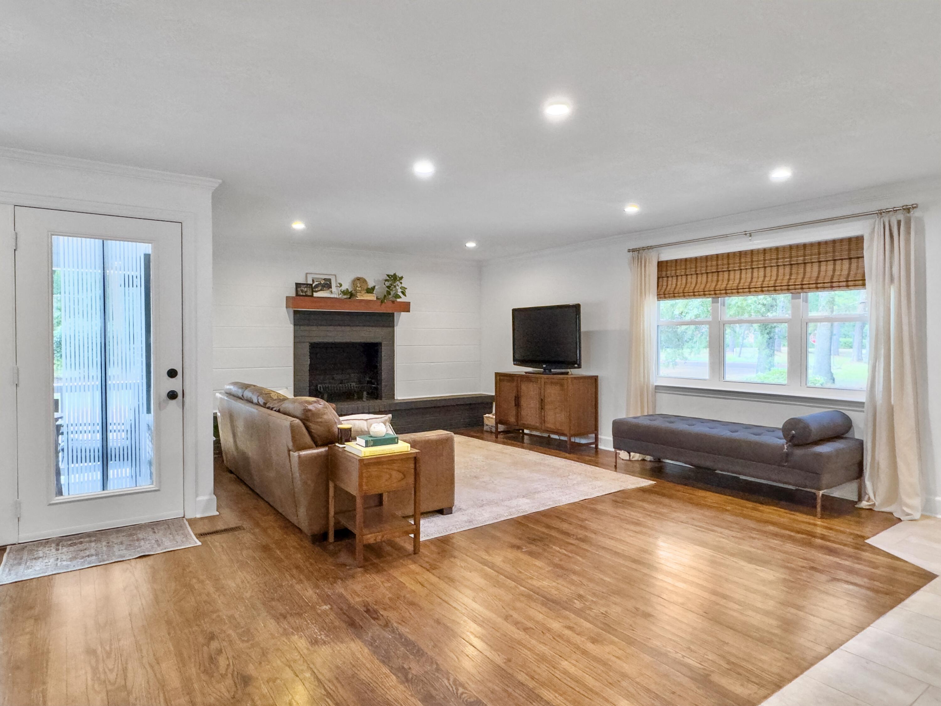 107 Hiers Corner Road Walterboro, SC 29488 - Photo 7 of 39 living room