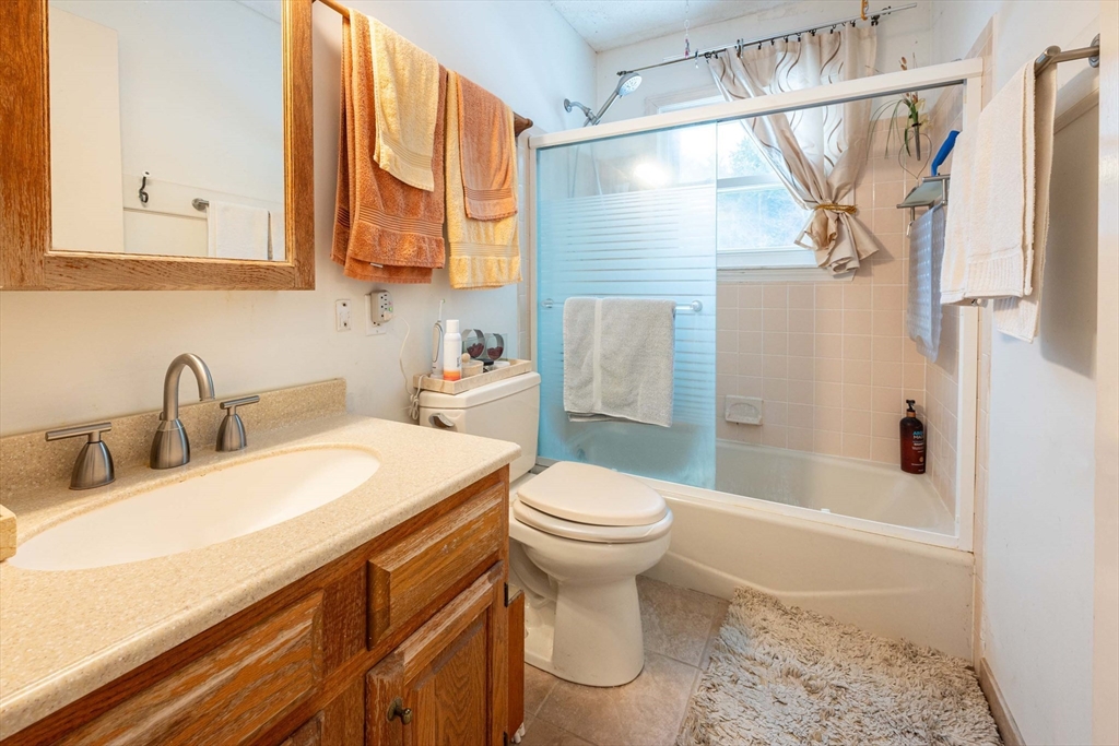 2 Dwight Circle Amherst, MA 01002 - Photo 13 of 28