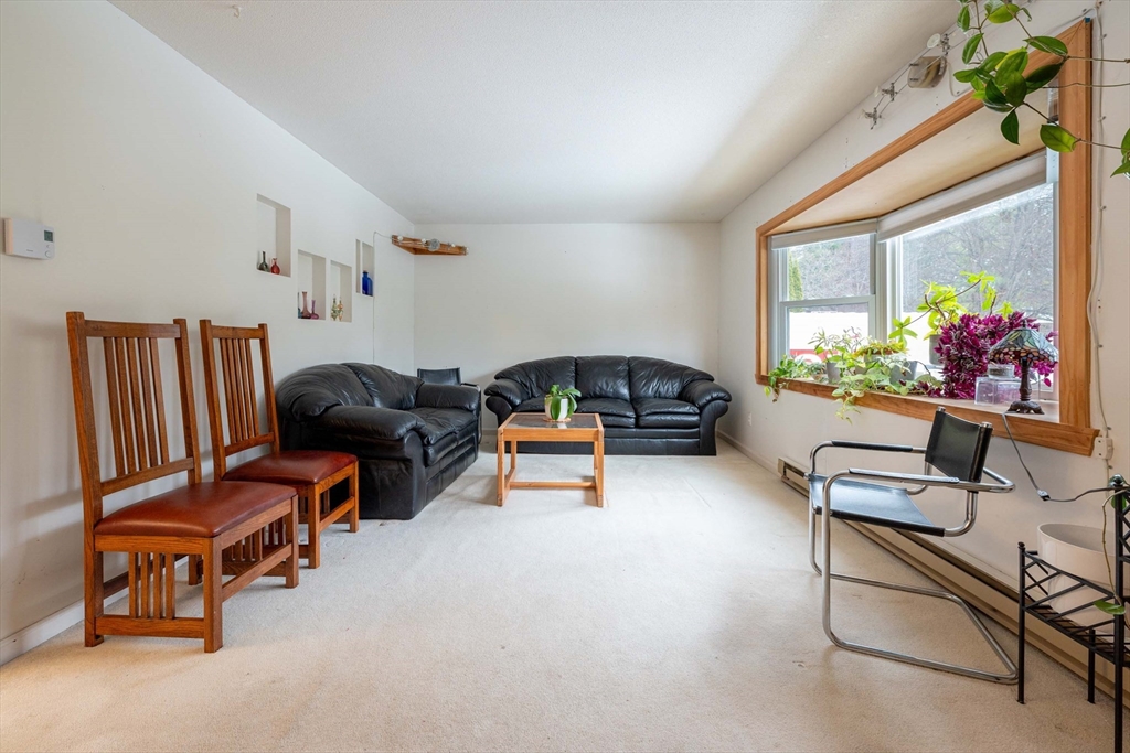 2 Dwight Circle Amherst, MA 01002 - Photo 5 of 28