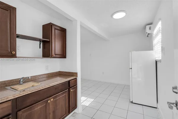 $1,500 | 201 Southwest 51st Court, Unit 3, Miami, FL 33134