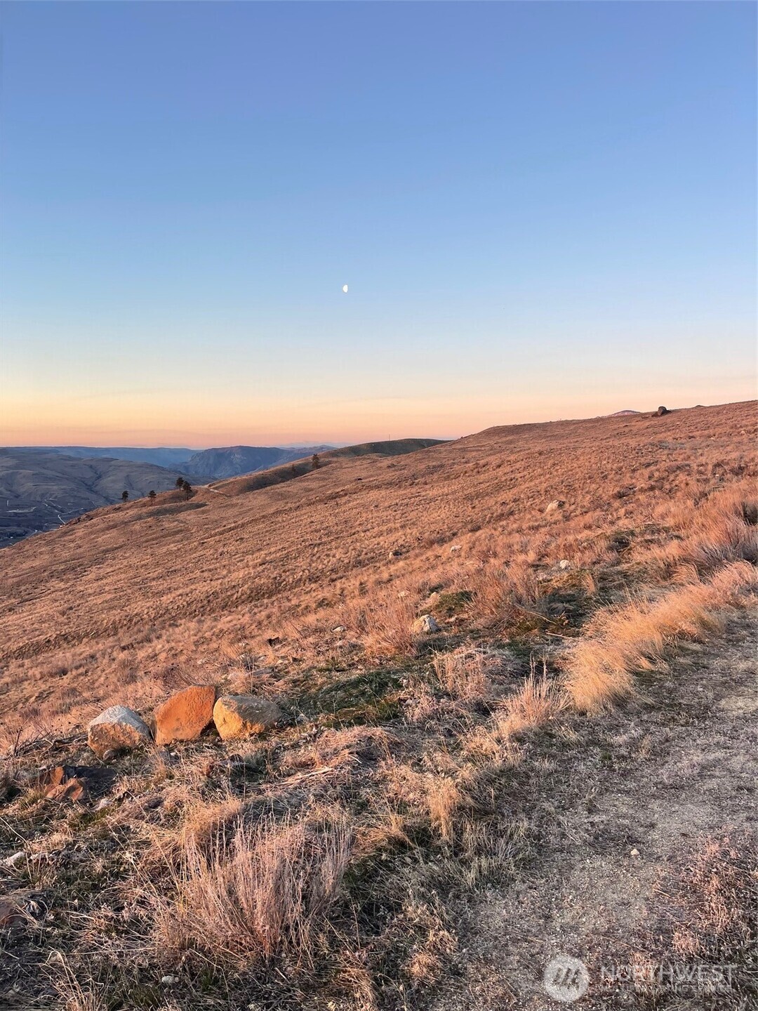 31 Harmony Heights Road Brewster, WA 98812 - Photo 11 of 13 an aerial view of beach and an ocean