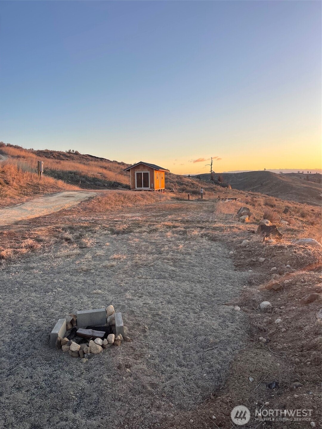 31 Harmony Heights Road Brewster, WA 98812 - Photo 2 of 13 a view of a terrace with a mountain
