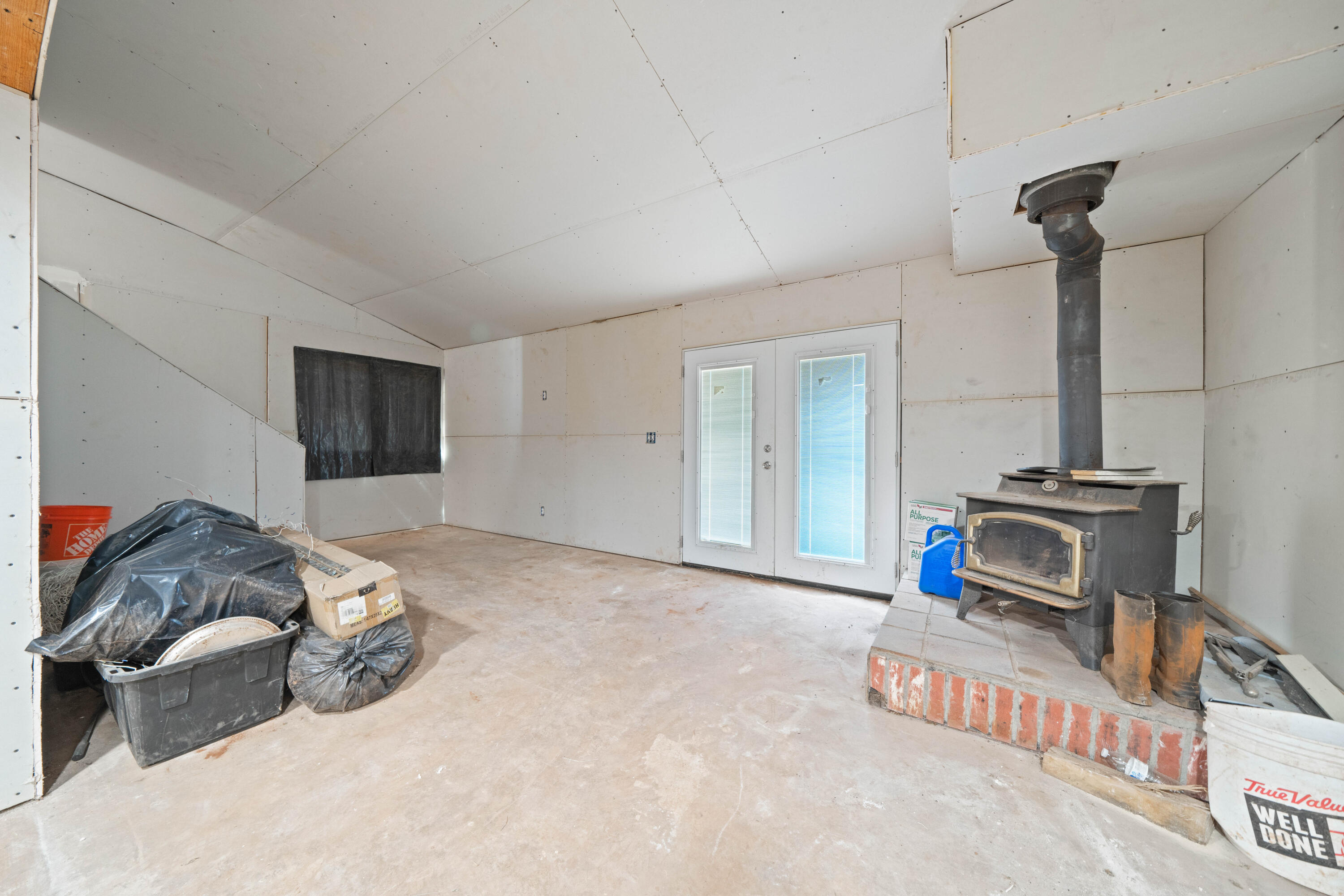 13599 Oak Run Road Oak Run, CA 96069 - Photo 8 of 16 13599 Oak Run Road