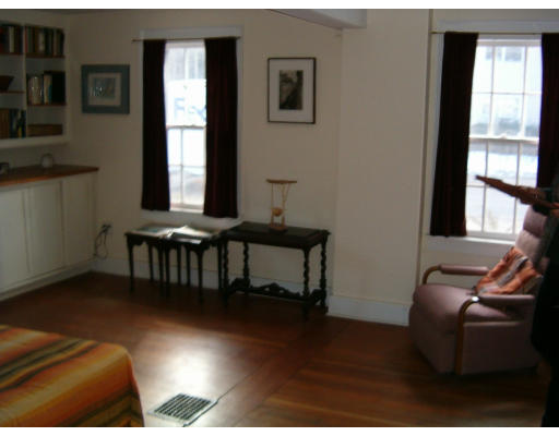 84 Chestnut Street Amherst, MA 01002 - Photo 8 of 11 Gallery Image 8