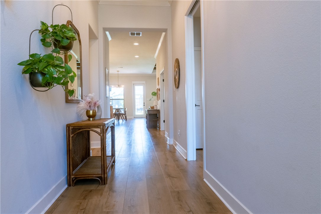 4205 Kalalau Court Bryan, TX 77802 - Photo 3 of 31