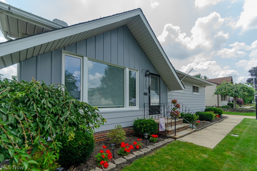 1733 Roselawn Road Cleveland, OH 44124 - Photo 32 of 35 Gallery Image 32