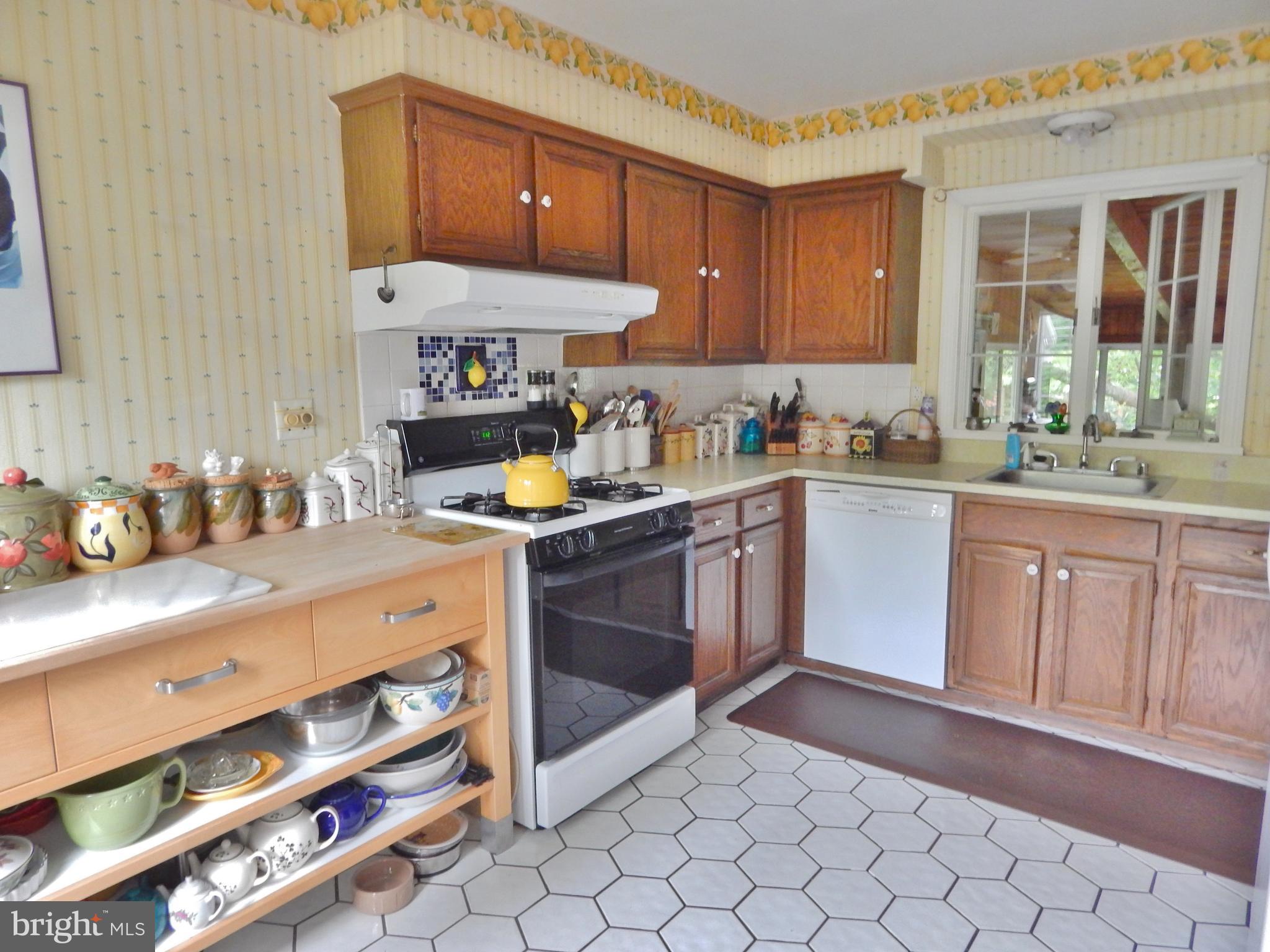 1229 Dulaney Valley Road Towson, MD 21286 - Photo 13 of 58 Kitchen