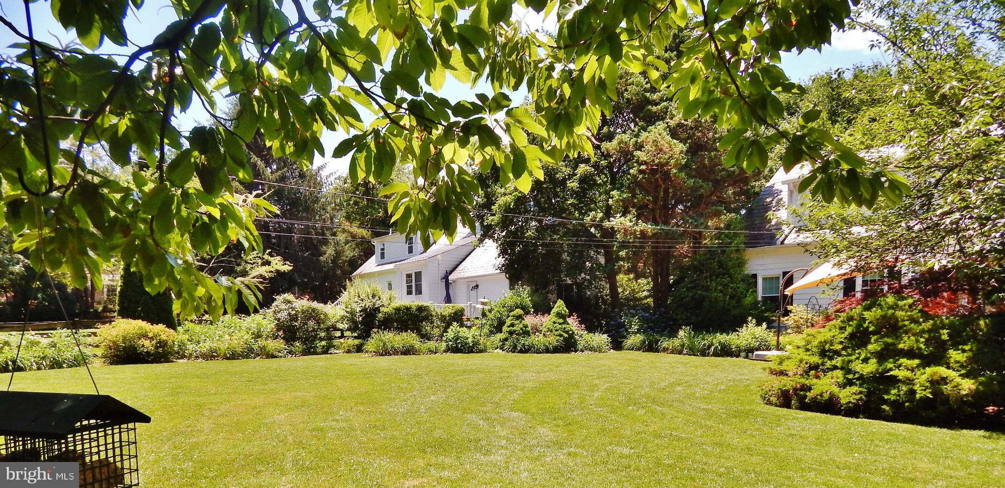 1229 Dulaney Valley Road Towson, MD 21286 - Photo 43 of 58 Beautiful Landscaping
