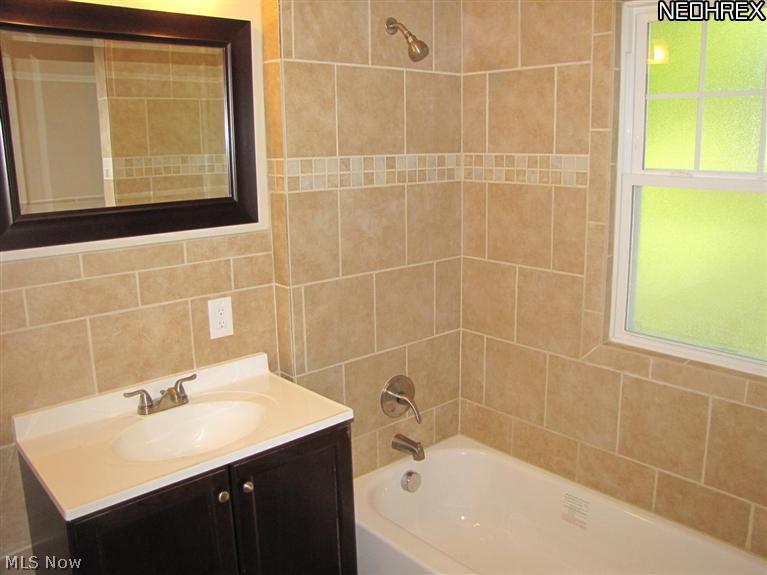 3015 Huntington Road Cleveland, OH 44120 - Photo 8 of 23 Gallery Image 8