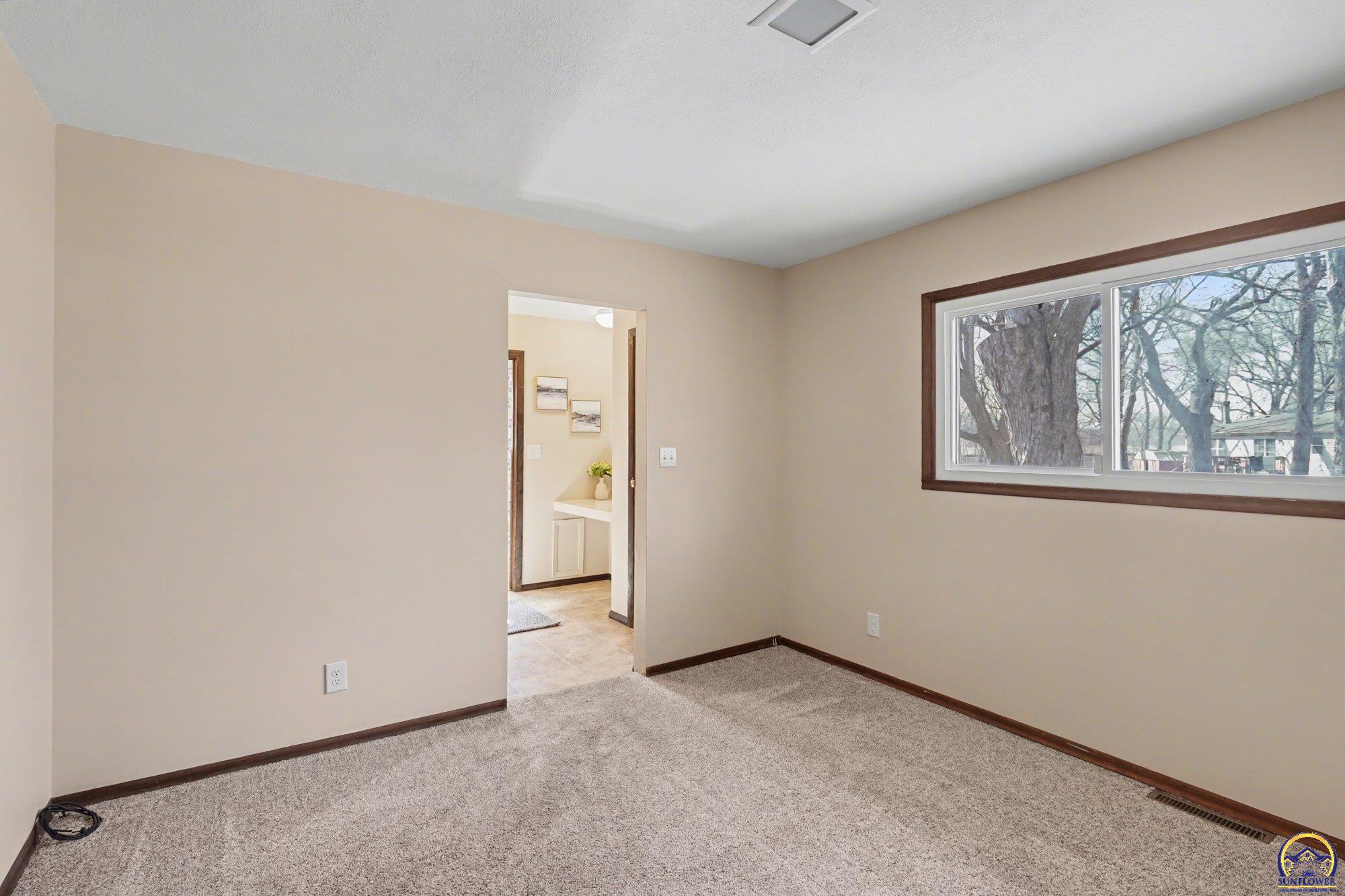 112 Walnut Court Perry, KS 66073 - Photo 14 of 36