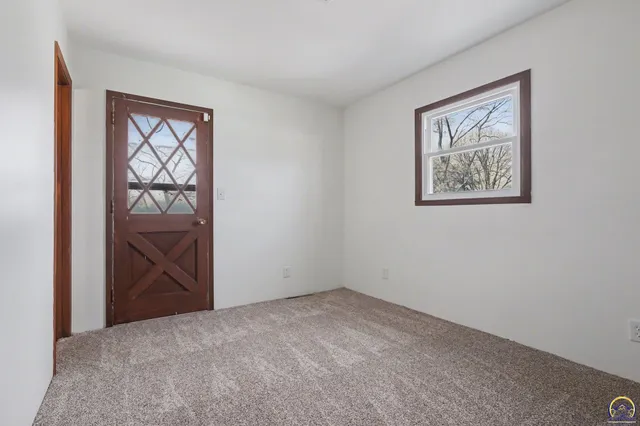 $249,900 | 112 Walnut Court, Perry, KS 66073