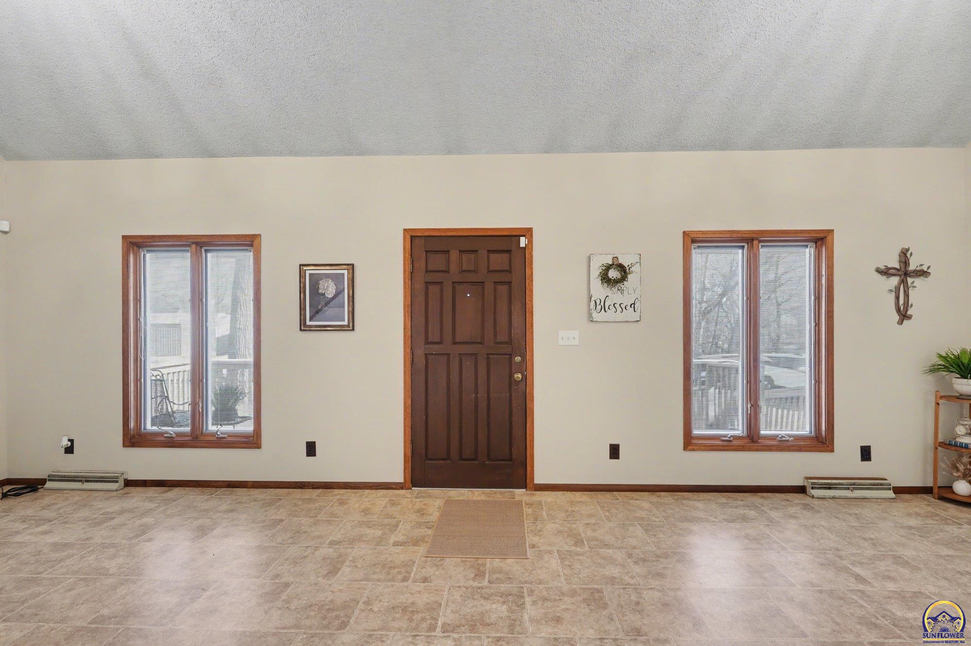 112 Walnut Court Perry, KS 66073 - Photo 8 of 36