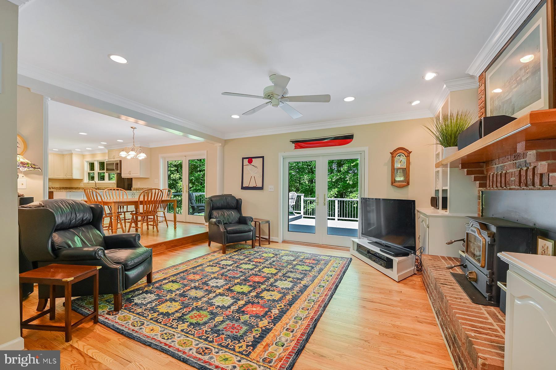3226 Cragun Road Edgewater, MD 21037 - Photo 11 of 57 Family room opens to the waterside deck