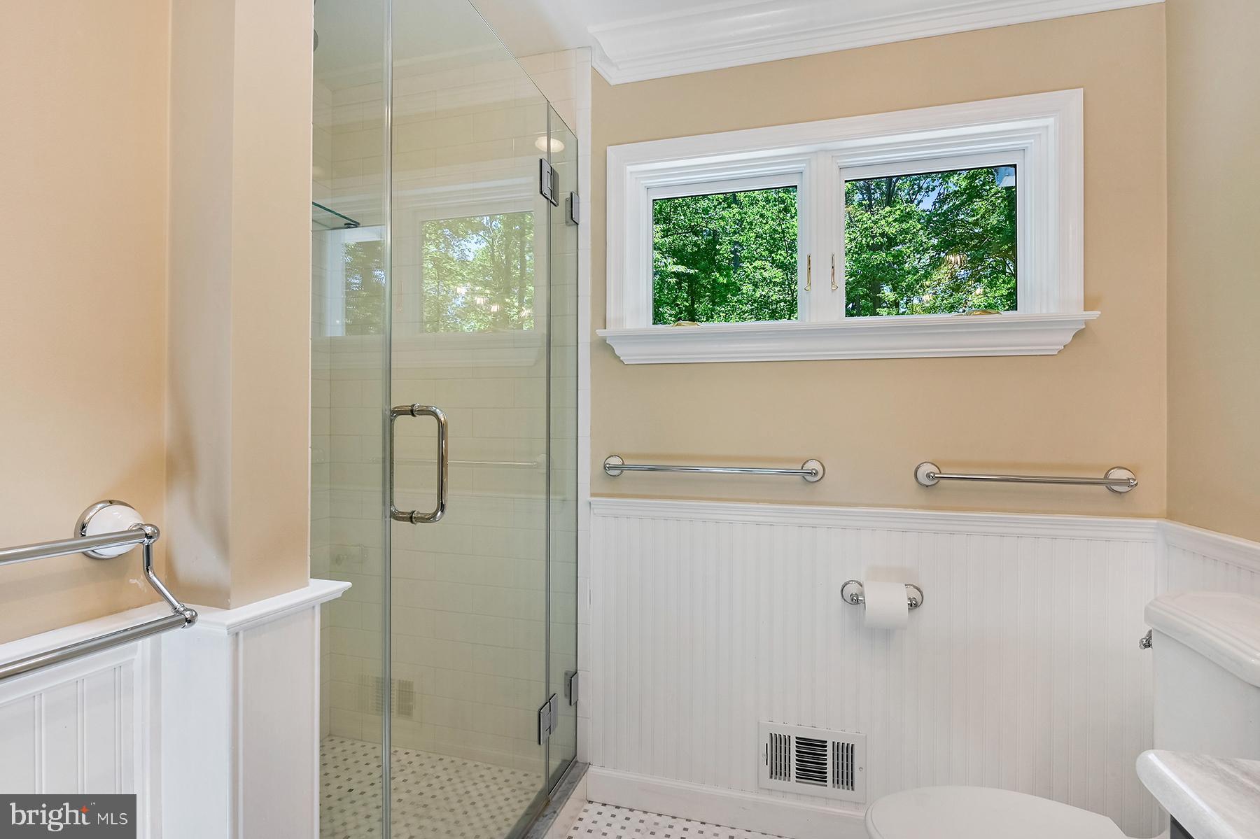 3226 Cragun Road Edgewater, MD 21037 - Photo 30 of 57 Primary bathroom is upgraded