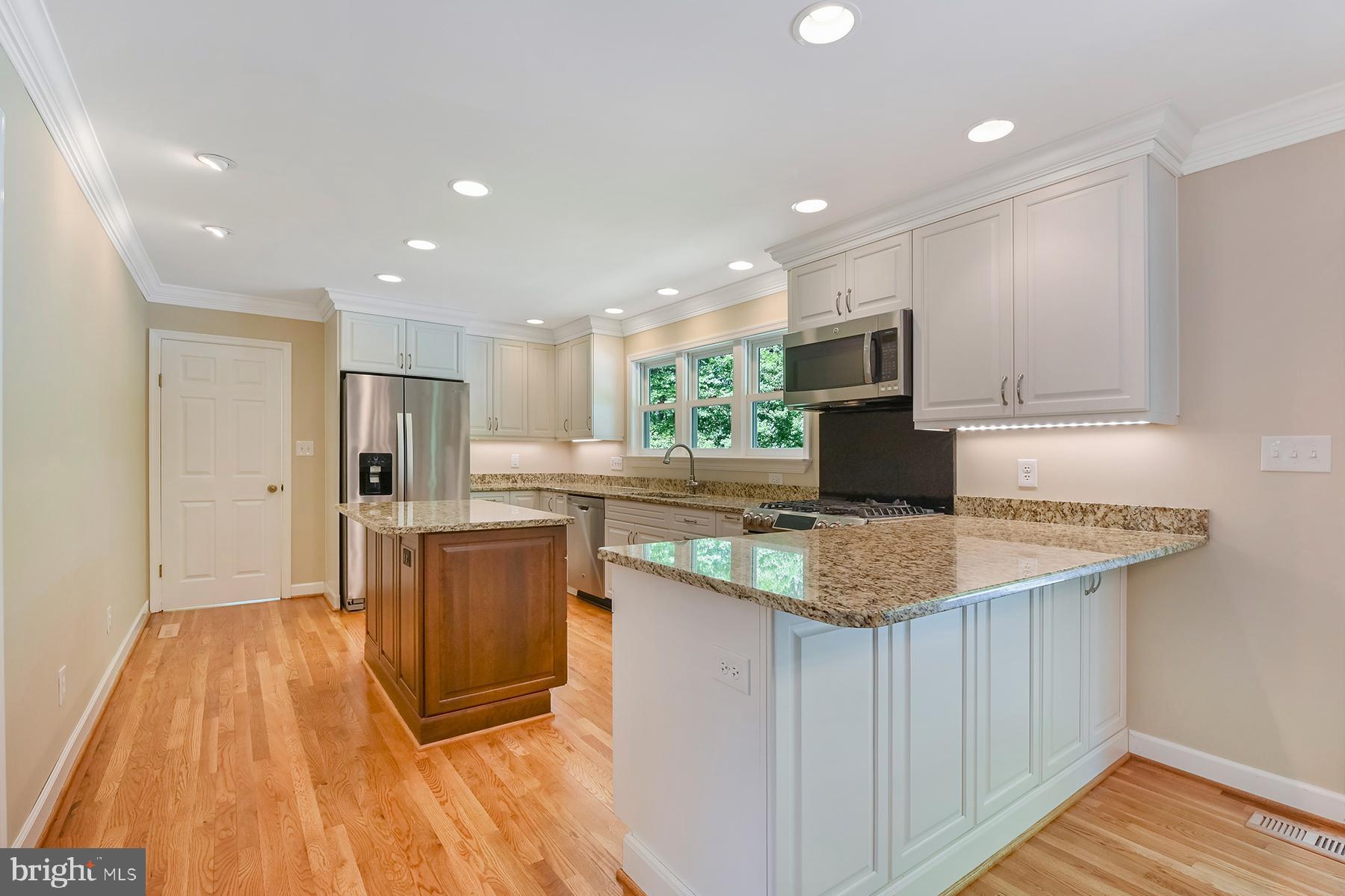 3226 Cragun Road Edgewater, MD 21037 - Photo 6 of 57 Upgraded kitchen has beautiful countertops