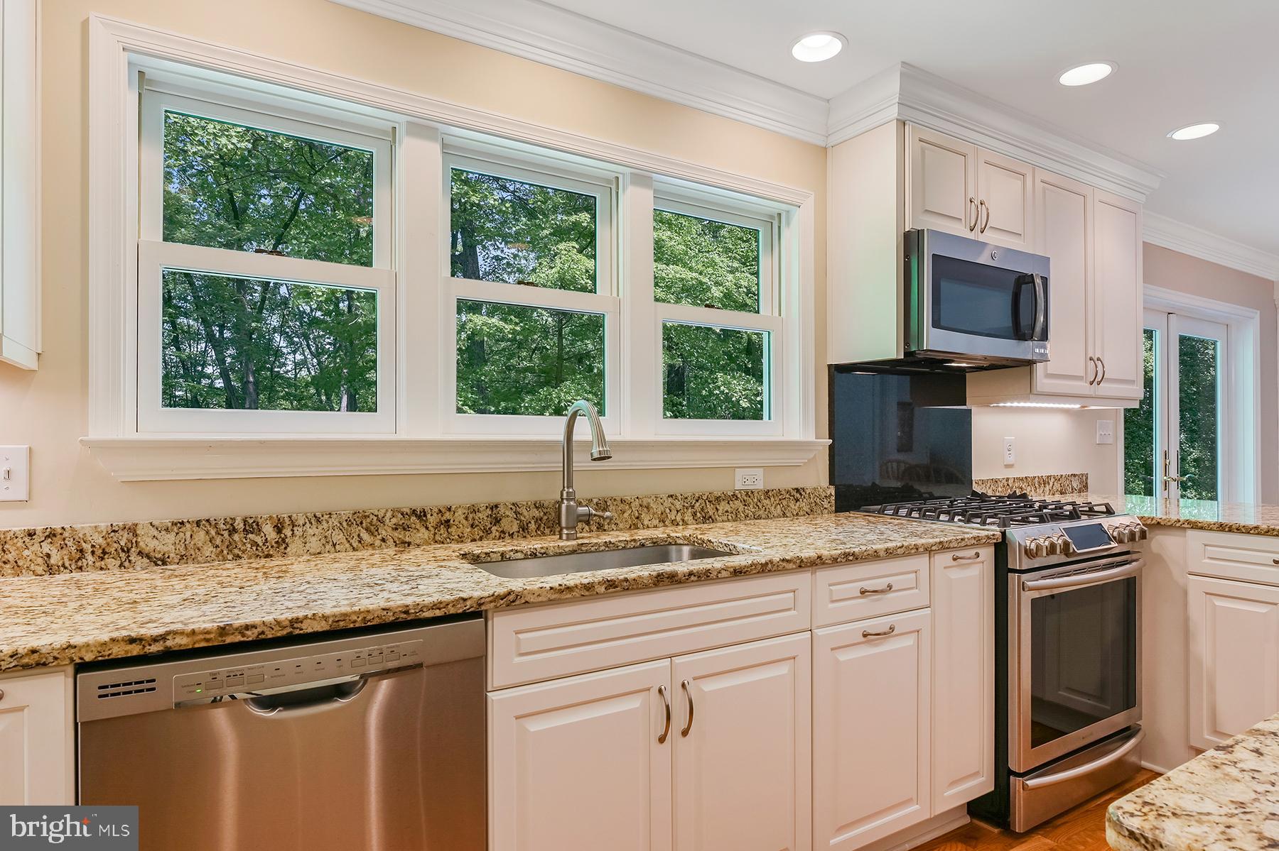 3226 Cragun Road Edgewater, MD 21037 - Photo 8 of 57 Windows in the kitchen flood the space with light