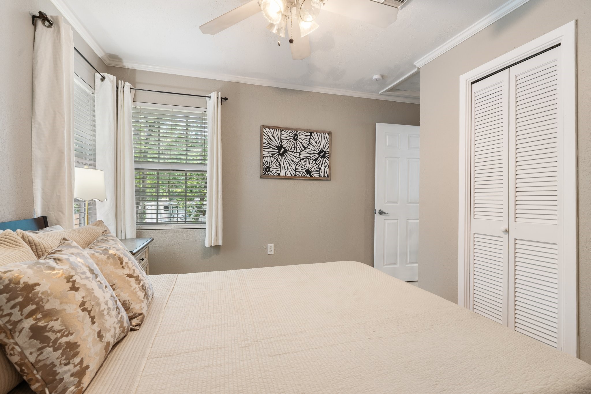 14758 Kirbee Drive Conroe, TX 77302 - Photo 29 of 35 Guest bedroom 2nd floor