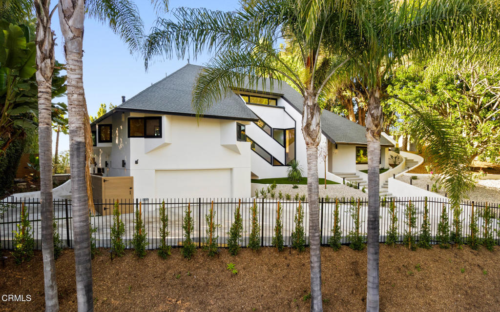 9617 Oak Pass Road Beverly Hills, CA 90210 - Photo 4 of 76 9617OakPassRoad-mls-81