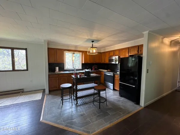 $1,850 | 5 Hemlock Circle, Ticonderoga, NY 12883