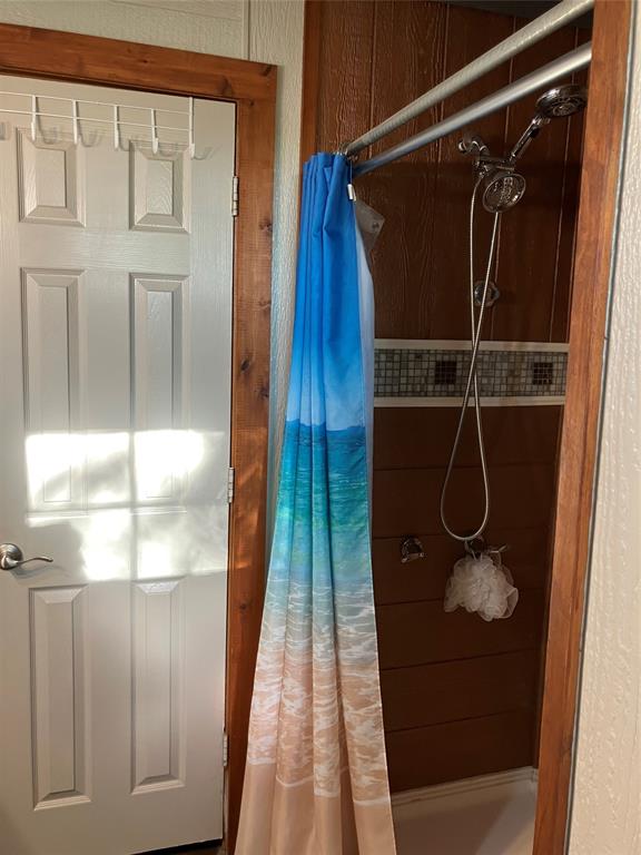 2454 Rains County Road 1402 Point, TX 75472 - Photo 23 of 27 Guest Bathroom
