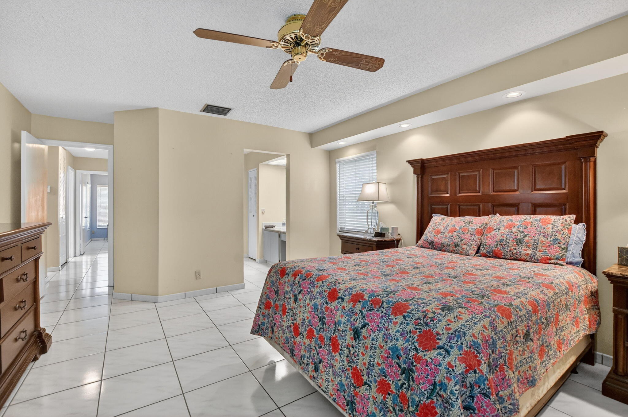 10953 Lake Front Place Boca Raton, FL 33498 - Photo 16 of 40 16-web-or-mls-DSC_6657