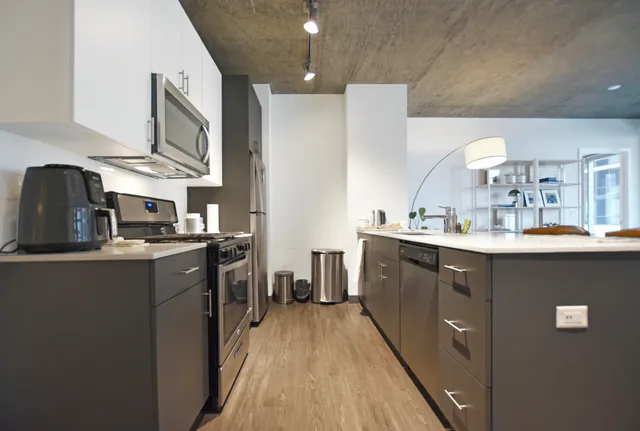 $4,471 | 60 East Randolph Street, Unit 1303, Chicago, IL 60601