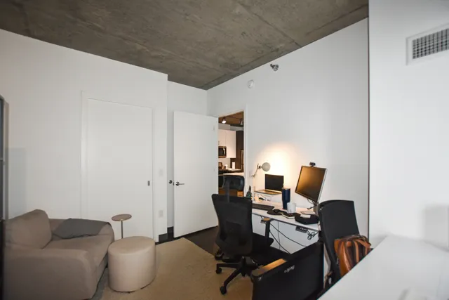 $4,471 | 60 East Randolph Street, Unit 1303, Chicago, IL 60601