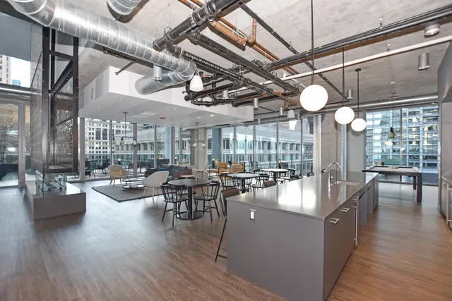 $4,471 | 60 East Randolph Street, Unit 1303, Chicago, IL 60601